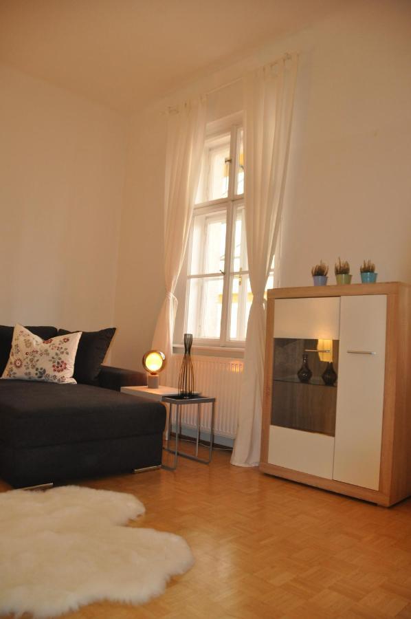 Wunderschone Altbauwohnung In Zentraler Lage Wien Kültér fotó