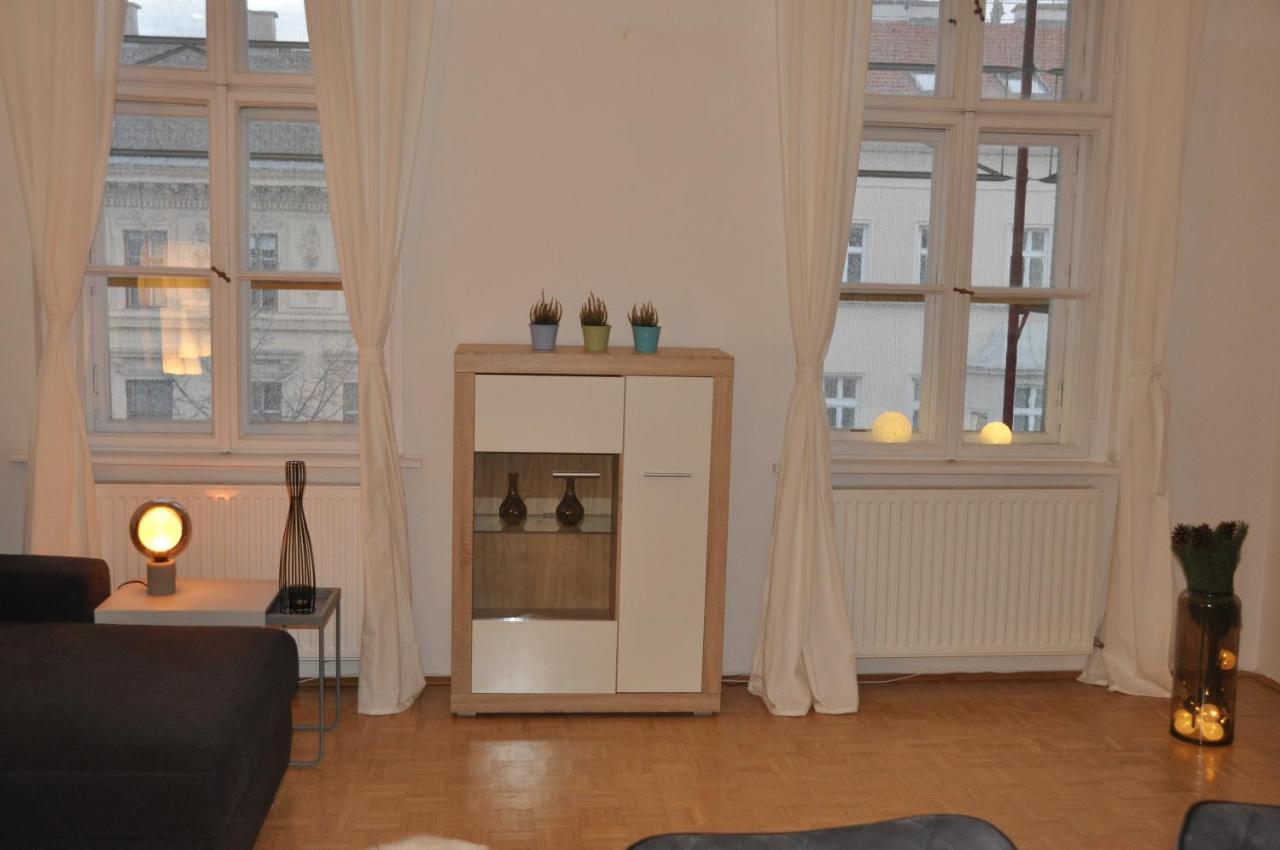 Wunderschone Altbauwohnung In Zentraler Lage Wien Kültér fotó