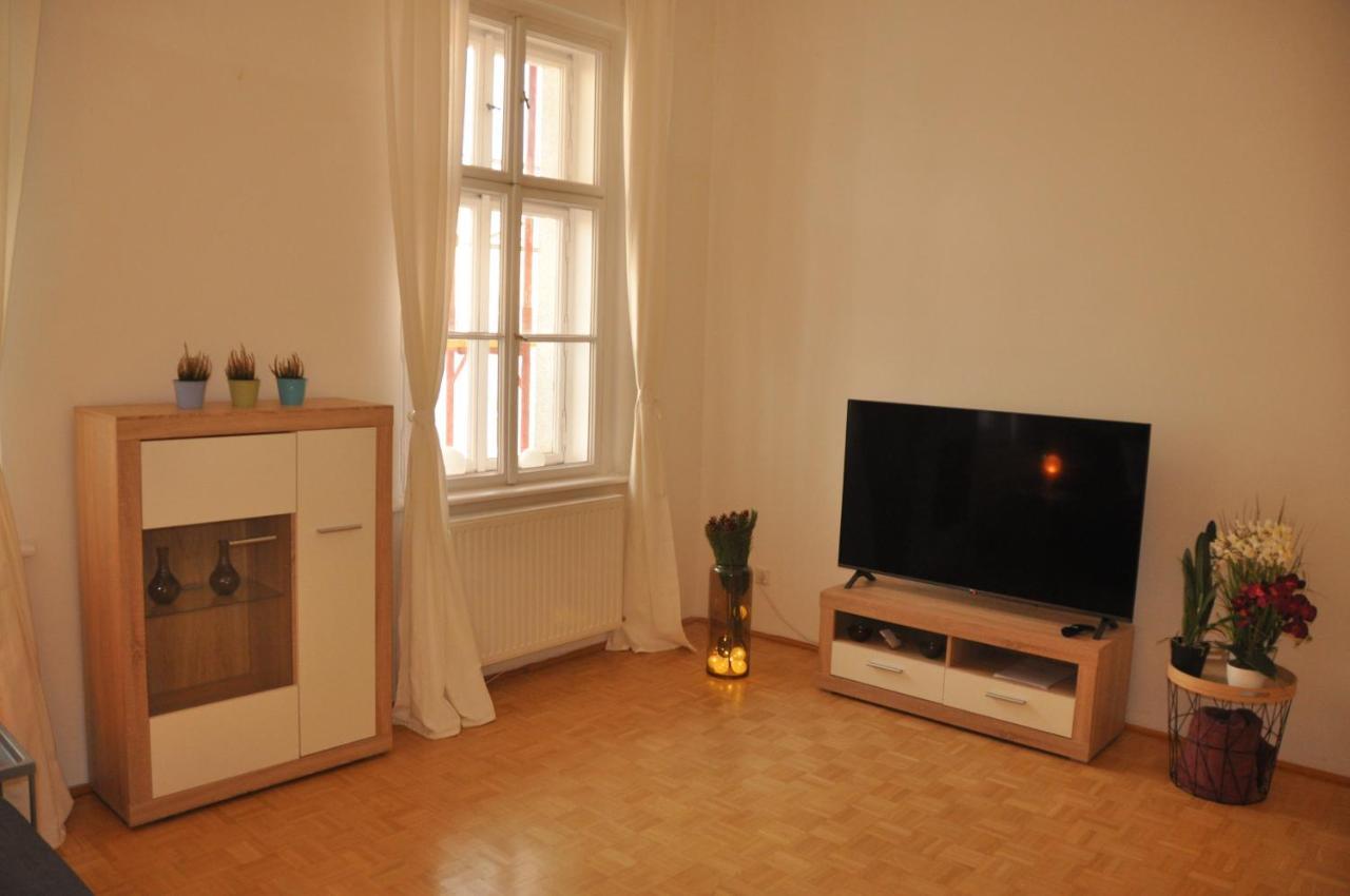 Wunderschone Altbauwohnung In Zentraler Lage Wien Kültér fotó